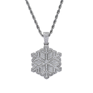 Pendentif flocon de neige, bijoux hip hop, accessoires, zircon incrusté de cuivre, créativité de Noël, chaîne avec pendentif flocon de neige. - Product Image 5