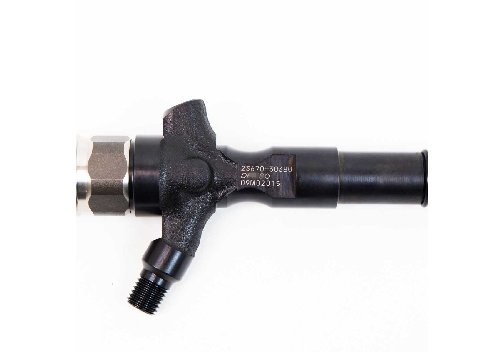 common rail injector 23670-30380 295050-0820 injector for Toyota Dyna 1KD-FTV D-4D Dutro diesel fuel injector 23670- 09380