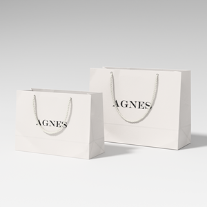 Sac cadeau en papier de luxe avec logo personnalisé imprimé, avec poignée en corde de coton, emballage artisanal recyclable pour vêtements et vêtements unisexes - Product Image 1