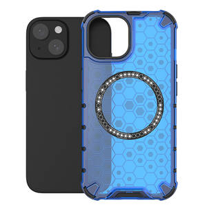 Honeycomb Four Corner Airbag Funda trasera magnética a prueba de golpes para iPhone 15 - Product Image 4