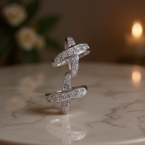 Bague Cocktail en Or Rose et Diamants, Sertie Pavé en Forme de Croix, Pierres Rondes Naturelles, Bijou Moderne Unisexe Tendance - Product Image 2