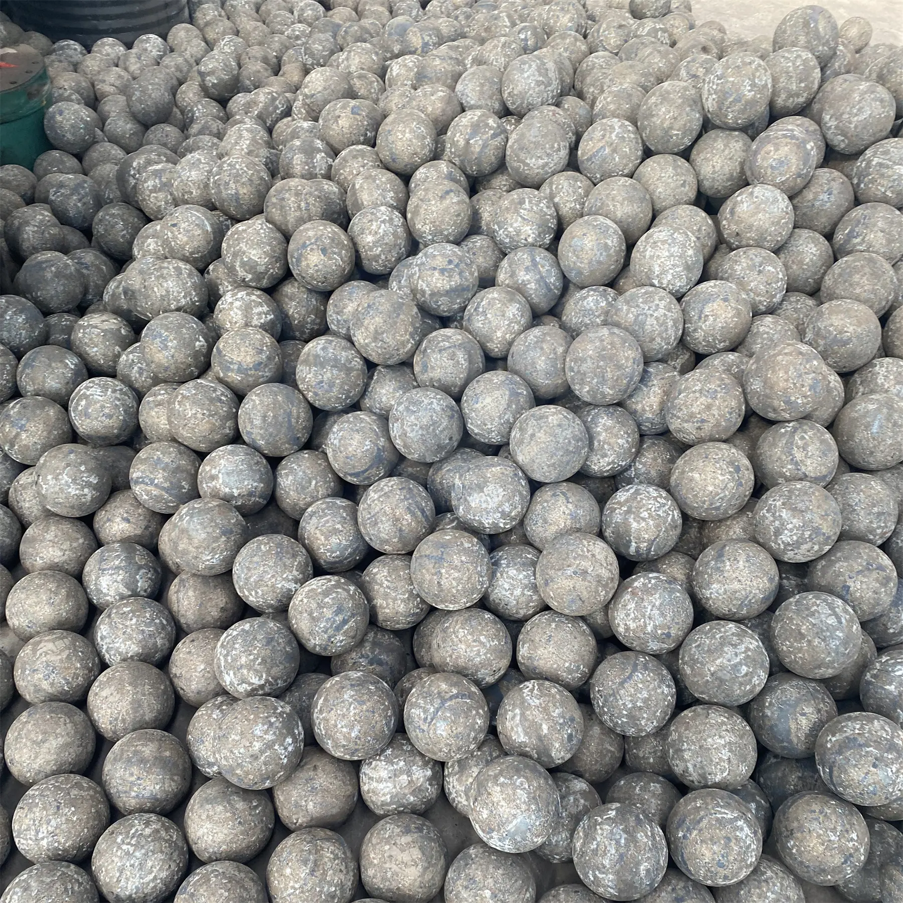 Factory outlet 20mm 80mm 100mm forged steel balls high pressure for ball mill mining b2 forged steel ball