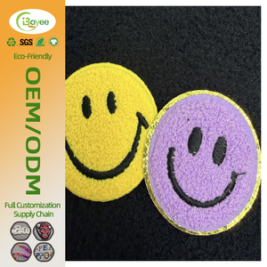 Patchs brodés en chenille avec motif visage souriant et bordure dorée scintillante, style Y2K, pour serviettes - Product Image 1