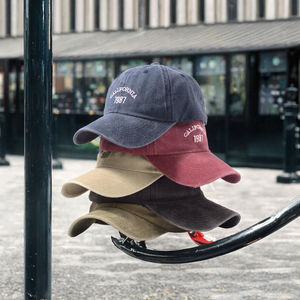 Gorra Snapback Deportiva Personalizada con Bordado 3D Dorado, Ajustable, de 6 Paneles, Sin Estructura, 100% Algodón, con Visera Plana, de Secado Rápido y Letras - Product Image 2