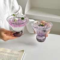 Bar-Coupes mit Lila Rundem Sockel, Dreieckig Gerippte Martini- und Margarita-Cocktailgläser für Zuhause und Büro, Kaffee-, Tee-, Saft-, Wasser- und Getränkebecher