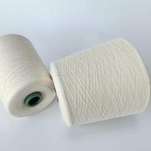Fil de <span class=keywords><strong>coton</strong></span> <span class=keywords><strong>Pima</strong></span> texturé compact peigné <span class=keywords><strong>à</strong></span> longues fibres Ne21 100% écologique naturel style fantaisie pour le tricot et le tissage - Product Image 1