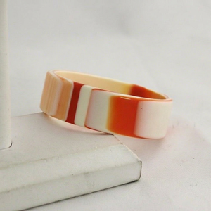 Brazalete de Resina Epoxi Ancho, Hecho a Mano, Joyería de Moda, Brazalete de Diseño, Accesorio Ajustable para la Muñeca para Mujer - Product Image 1
