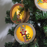 Vente en gros d'ornements de Noël ronds en bois lumineux, pendentifs LED scintillants Père Noël, renne, bonhomme de neige, décoration de Noël pour la maison, arbre de Noël