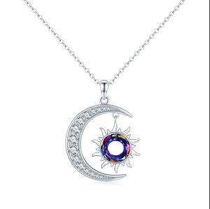RFJEWEL 2026 Nuova Collana con Pendente Luna e Stella in Ottone Puro con Zirconi Cubici Scintillanti, Gioielli alla Moda per Donne - Product Image 2