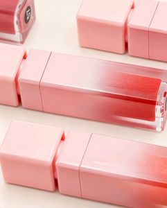 Wholesale Lip Glaze with Various Colors for Face Makeup and Convenient to Carry - Product Image 2