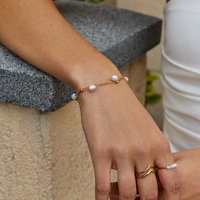 Bijoux de mode personnalisés en acier inoxydable plaqué or 18 carats, bracelet en perles à double rangée, chaîne à perles roses et blanches pour femmes
