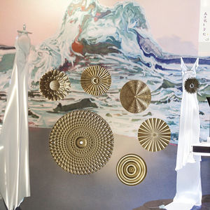 Décorations murales en métal irrégulières de style rétro en fer forgé doré de luxe léger pour la maison - Product Image 3