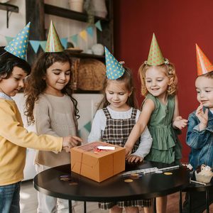 DOYIDE 20 Peças Caixas Quadradas para Bolo de <span class=keywords><strong>8</strong></span> Polegadas em Papelão Ondulado Reciclável com Alça e Janela Marrom, Grau Alimentício - Product Image 2