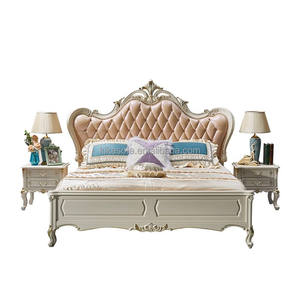 Cama de Lujo Estilo Europeo Antiguo con Tapizado en Color Marfil, Marco de Madera, Cuero Premium, Juego de Muebles para Dormitorio Real - Product Image 1