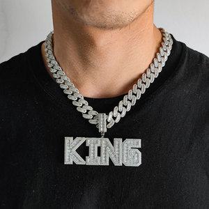 Colgante de Cobre Personalizado de Alta Calidad con Diamantes de Imitación, Diseño de Letra Inicial con Circonitas Cúbicas Baguette, Estilo Hip Hop Unisex - Product Image 4
