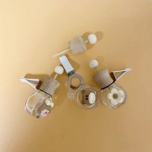 Glass Perfume <strong>Car</strong> <strong>Diffuser</strong> 5ml 8ml 10ml Hot Sale Bottle Glass <strong>Car</strong> Perfume Bottle with Black Wooden Cap Metal <strong>Clip</strong> - Product Image 2