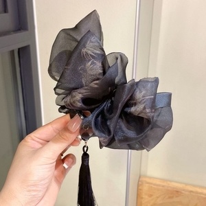Grande fermaglio per capelli a pinza in organza verde salvia con volant e nappa, elegante fermaglio per chignon con stampa floreale per <span class=keywords><strong>donna</strong></span>, da sera - Product Image 3
