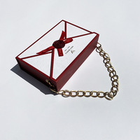 Boîte à main rigide de luxe avec impression de logo personnalisée, fabriquée par un fabricant OEM, emballage en papier, boîte cadeau pliable magnétique avec corde portable