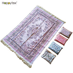 Mini tapis <span class=keywords><strong>de</strong></span> prière <span class=keywords><strong>de</strong></span> haute qualité, tapis islamique, couverture musulmane 100% Polyester avec sac, Design personnalisé - Product Image 1