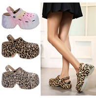 Sepatu bakiak untuk wanita lembut antiselip wanita kasual sepatu Wedges musim panas pantai EVA sandal selop sepatu DIY bakiak