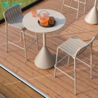 Meubles de bar d'extérieur de haute qualité au design simple, structure en aluminium durable, ensemble de chaises et table hautes pour patio, bistrot, villa, hôtel