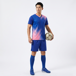 เสื้อเทนนิสคอวีสีน้ำเงินสำหรับผู้ชายพร้อมลายพิมพ์ไล่ระดับสีชมพูสีน้ำเงิน ชุดกีฬาฤดูร้อนแขนสั้นแบบพอดีตัว - Product Image 2