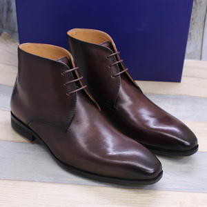 Mocasines de Hombre de Alta Calidad en Color Marrón, Hechos en Inglaterra con Cuero Lavado, Estilo Retro, con Cordones y Suela Goodyear, Impermeables - Product Image 3
