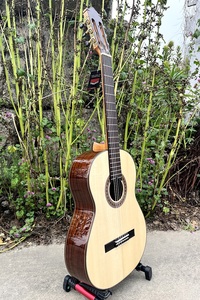 Guitarra Clásica de Cuerdas de Nylon Marca Aiersi Hecha a Mano de <span class=keywords><strong>Buena</strong></span> Calidad con Tapa Sólida y Aros y Fondo de Palisandro - Product Image 4