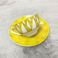 Ensemble de vaisselle en céramique de luxe de style européen Offres Spéciales vaisselle en porcelaine osseuse écologique pour le dîner principal comprenant des hôtels en boîte