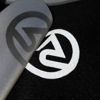 Transfert de chaleur réfléchissant argent paillettes personnalisé Logo étiquette fer sur transfert de logo pour les vêtements