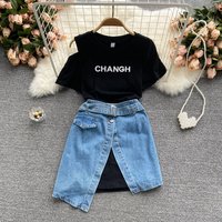 Ensemble 2 pièces vintage Y2K pour femme : haut court à épaules dénudées avec imprimé lettres et jupe en jean asymétrique taille haute – Tenue d'été