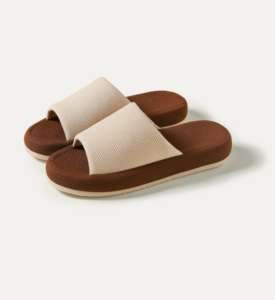 Nouvelle collection Printemps 2025 : Pantoufles plates pour femme avec fourrure, personnalisables, vente en gros, massage doux pour un confort optimal. - Product Image 1