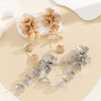 Anting Bunga Rumbai Panjang Laris Manis 2023 Mode Baru Musim Semi Emas Bunga Besar Mutiara Kristal Payet Anting Rumbai untuk Wanita