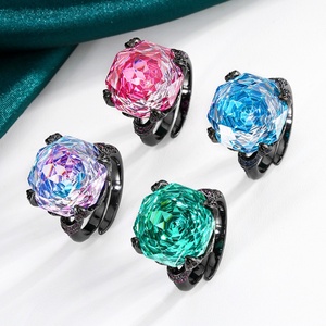 Bagues de haute qualité pour femmes, en cuivre écologique plaqué or noir, avec zircon rose dégradé de 16 mm, grande pierre taillée en forme de rose - Product Image 6