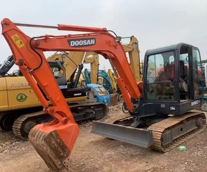 <span class=keywords><strong>Mini</strong></span>-excavatrice sur chenilles Doosan DH60-7 <span class=keywords><strong>d</strong></span>'<span class=keywords><strong>occasion</strong></span>, compacte et flexible, avec <span class=keywords><strong>godet</strong></span> de 0,28 m³, idéale <span class=keywords><strong>pour</strong></span> les travaux urbains, les pipelines, les jardins et l'aménagement paysager. - Product Image 2