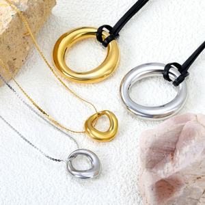 Collar con Colgante Circular Grueso para Mujer, Redondo Hueco, Chapado en Oro de 18K, Joyería de Acero Inoxidable, Collar de Cuerda Negra de Moda - Product Image 1