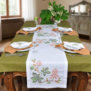 GREEN SUN EMBROIDERY Chemins de table personnalisés en lin naturel vintage, brodés motif Rowanberry, lavables et durables pour mariage - Product Image 1