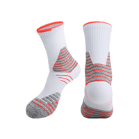Chaussettes de course à compression pour basketball Pro Design personnalisé pour hommes Motif coussiné en tricot Coton Polyester en vrac Logo Cuff Bottom