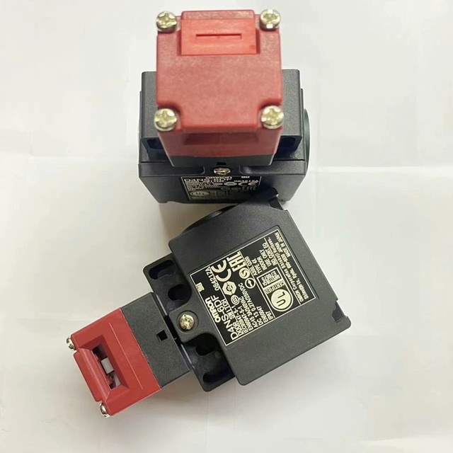 D4NS-5ABF D4NS5ABF Guard Lock Safety Door Switch Electromagnetic for PLC