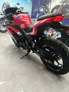 Motos d'<span class=keywords><strong>occasion</strong></span> <span class=keywords><strong>Kawasaki</strong></span> <span class=keywords><strong>Ninja</strong></span> 250, motos de course, motos sportives, motos à essence, excellent <span class=keywords><strong>prix</strong></span>. - Product Image 4