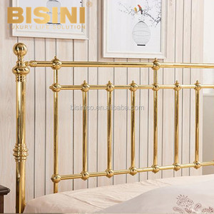 <span class=keywords><strong>Letto</strong></span> <span class=keywords><strong>Matrimoniale</strong></span> in Ottone Stile Nordico Semplice ed Elegante, Finitura <span class=keywords><strong>Oro</strong></span> Lucido, Arredamento per Camera da <span class=keywords><strong>Letto</strong></span> di Homestay - Product Image 4