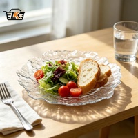Moderne getextureerde glazen fruit schaal met golvende rand, decoratieve snack schaal, aangepaste logo's, gepolijst, geschikt voor thuis, hotel en restaurant.
