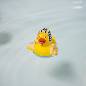 Regalo promocional 3 PULGADAS A granel amarillo goma patos vaquero Egipto plástico esquí PVC unicornio <span class=keywords><strong>flotador</strong></span> personalizado tiburón pato baño juguetes bebés - Product Image 4