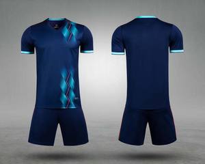 ชุดฟุตบอลชายแบบกำหนดเองสำหรับฟุตบอลโลก 2026 เสื้อแข่งระบายอากาศ กางเกงขาสั้น ชุดยูนิฟอร์มสโมสร ราคาโรงงาน ขายส่ง ดรอปชิปปิ้ง - Product Image 4