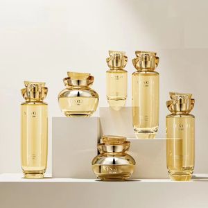 Compre el juego de cosméticos decorativos Juego de botellas de vidrio cosméticas con bomba de tratamiento para el paquete de crema de loción Sub-botella - Product Image 1