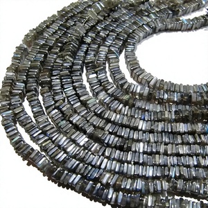 Perles carrées Heishi en labradorite naturelle, 4 mm, fil de perles de pierres précieuses, 8 pouces de long - Product Image 1