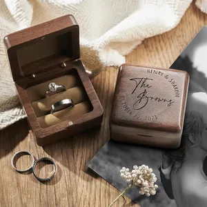 Boîtes à bijoux fantaisie de mariage avec carte intérieure en velours, emballage personnalisé, prix de fiançailles, boîte à bagues en bois