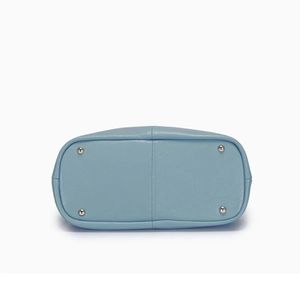 Funda portátil personalizada para taza de café o té de cuero artificial, correa de transporte duradera y reutilizable, adecuada para acampar al aire libre. - Product Image 4