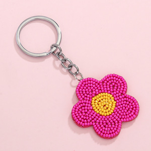 Llavero Colgante de Metal Esmaltado con Diseño de Flor de Margarita, Souvenir Personalizado de Alta Calidad, Tendencia de Moda - Product Image 2