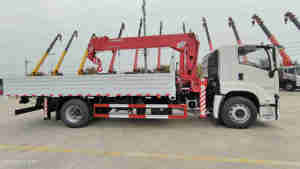Hino I Suzu 4X2 8 tonnes 10 tonnes Grue à flèche pliante montée sur <span class=keywords><strong>camion</strong></span> tracteur avec grue à plateau, <span class=keywords><strong>camion</strong></span> <span class=keywords><strong>de</strong></span> remorquage 16 roues Euro 3 Diesel - Product Image 3